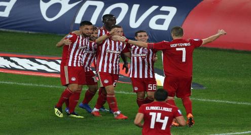 في غياب كوكا.. أوليمبياكوس يفوز بخماسية ويتصدر الدوري اليوناني